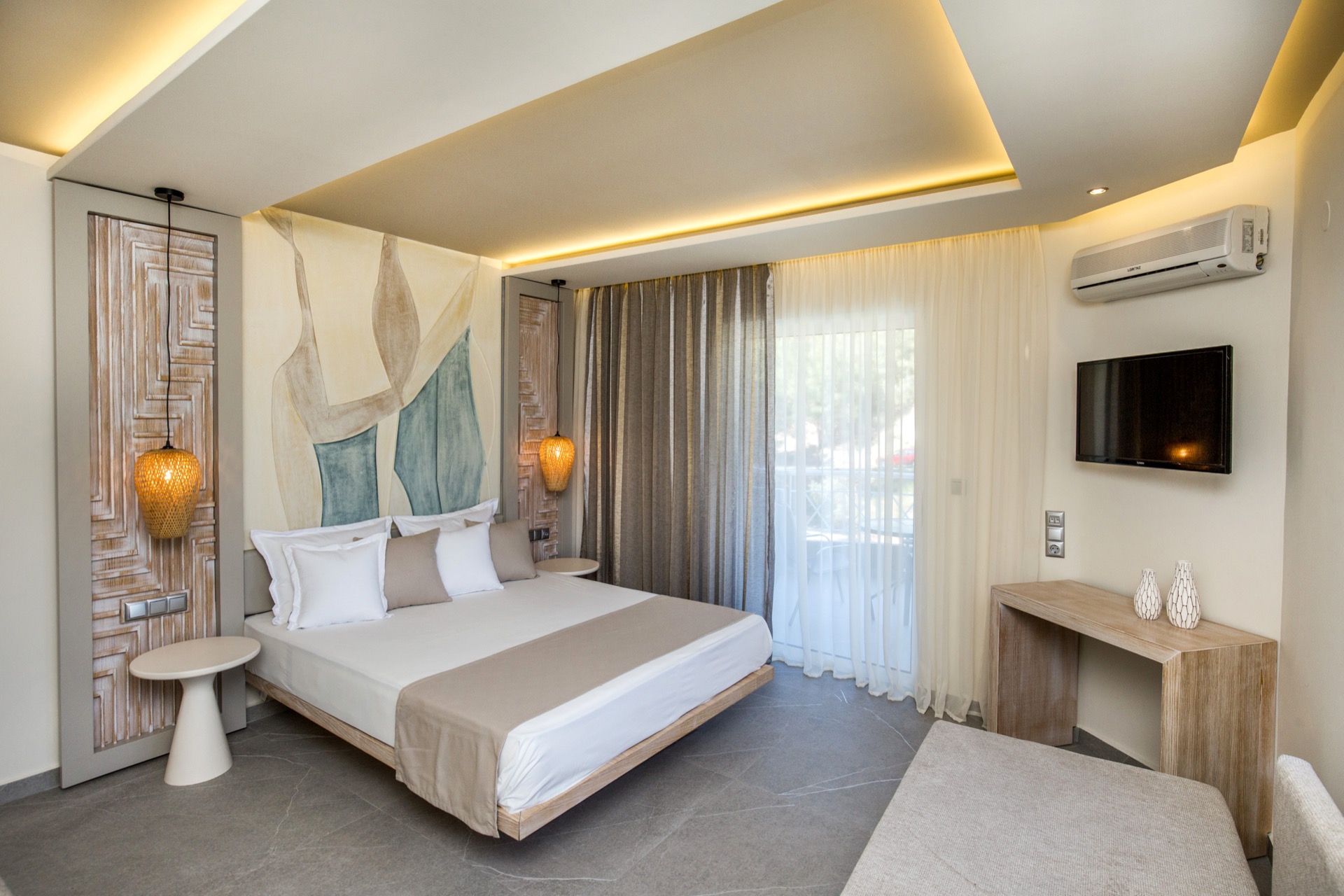 DELUXE ROOM Image 2